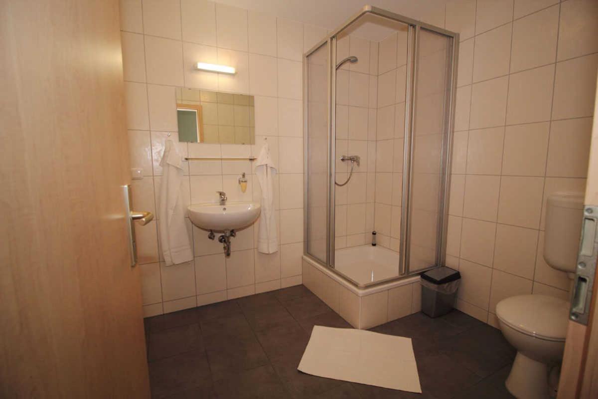 Kutterfisch Kajueten Direkt Im Stadthafen Apartment Sassnitz Exterior photo