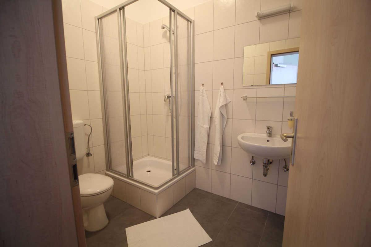 Kutterfisch Kajueten Direkt Im Stadthafen Apartment Sassnitz Exterior photo